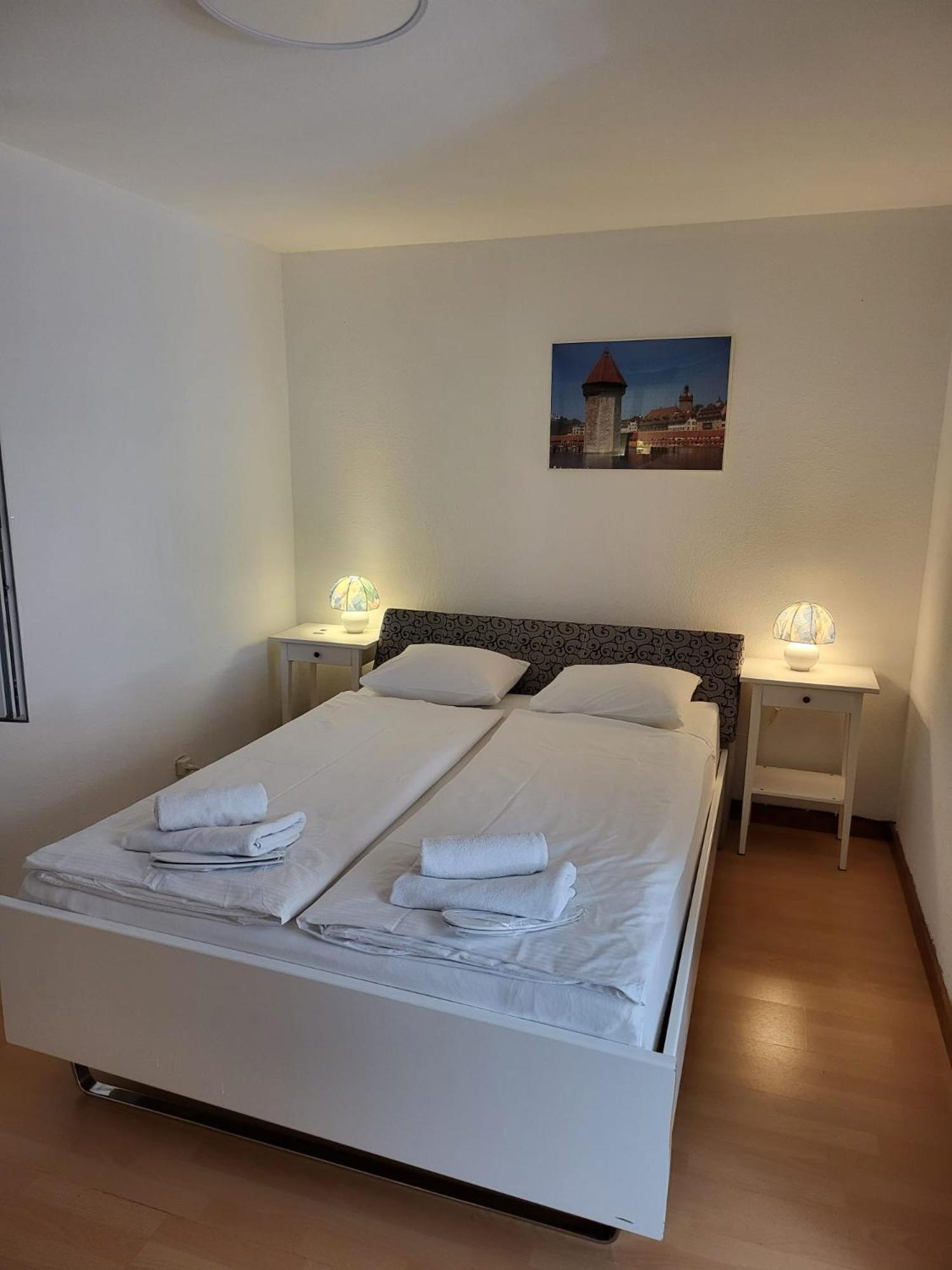 Bastis Central Guesthouse Lucerne City Eksteriør billede