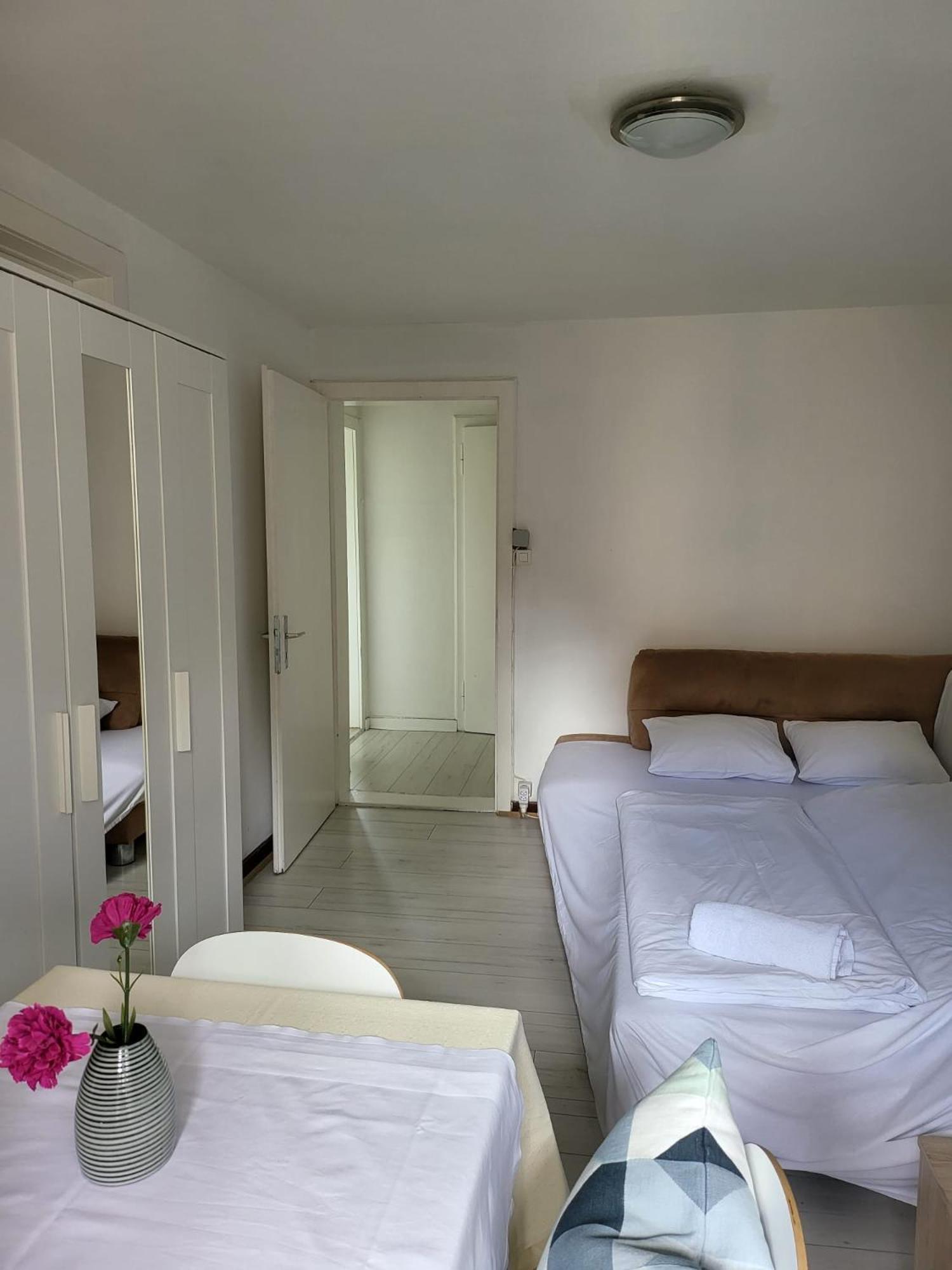 Bastis Central Guesthouse Lucerne City Eksteriør billede