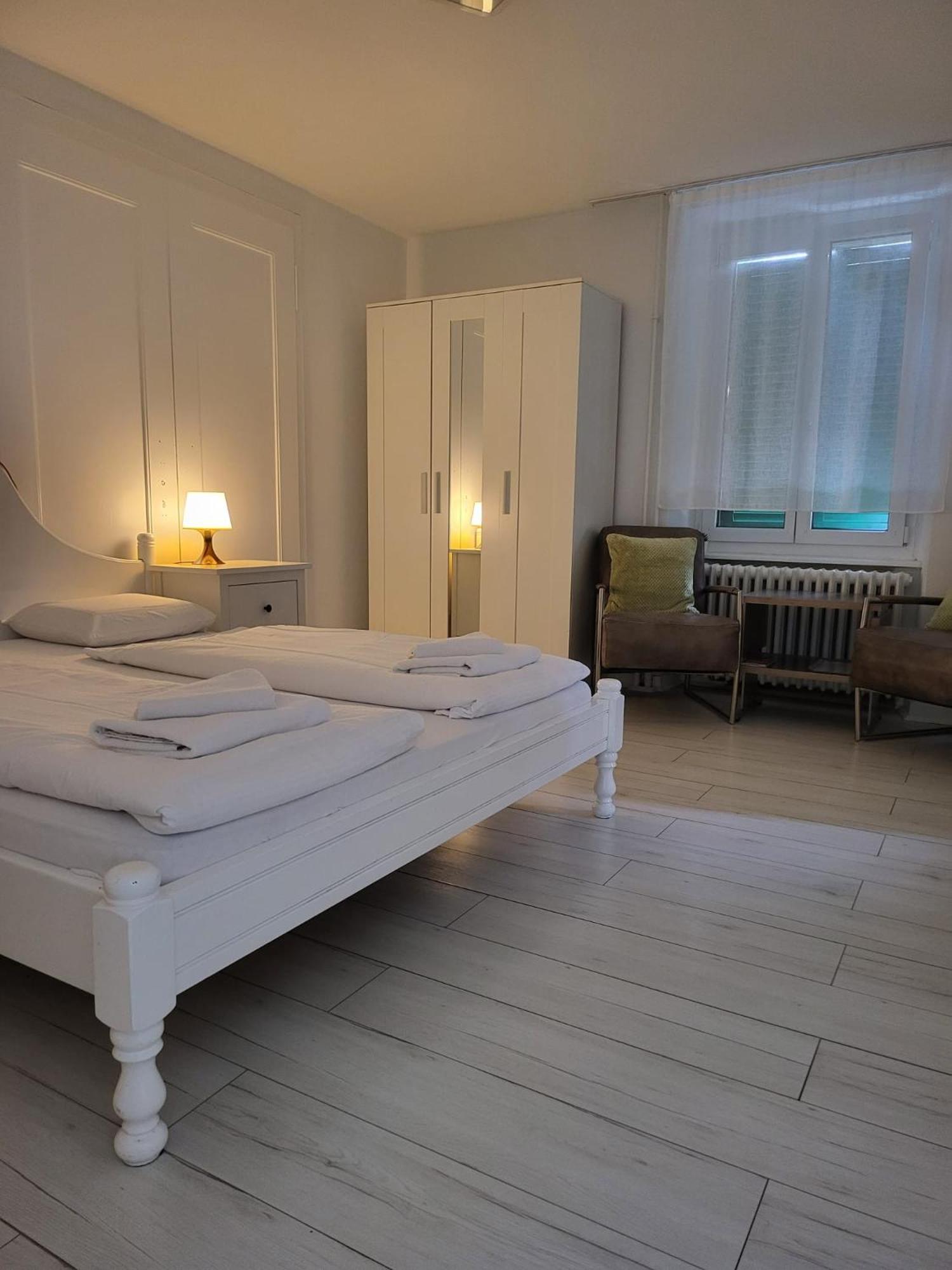 Bastis Central Guesthouse Lucerne City Eksteriør billede